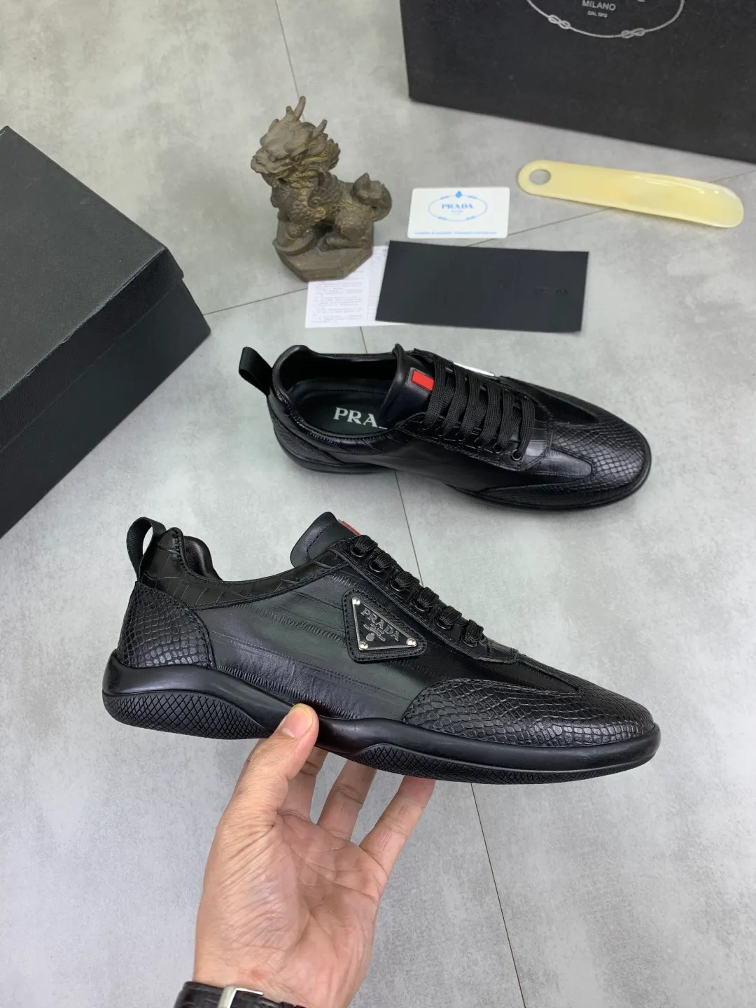 Men's Men's Shoes P400💰[New Style] The latest classic model of high-quality PRADA breathable and comfortable men's shoes is now on the official website, 1:1 copied, synchronized in Hong Kong, and on the same catwalk; all made of calfskin with breathable mesh fabric ➕Imported soft and comfortable sheep Leather lining, 🍡🍡original rubber outsole is non-slip and wear-resistant; comfortable to wear, attractive style, fine workmanship, and simple and neat shoe last, showing a man's courage and toughness, 👍size 38 to 44; 3⃣️colors🉑️ to choose from